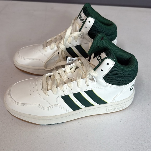adidas Unisex-Child Hoops 3.0 Mid Top Sneaker Green/White Size 4 NWT No Box - Picture 4 of 9